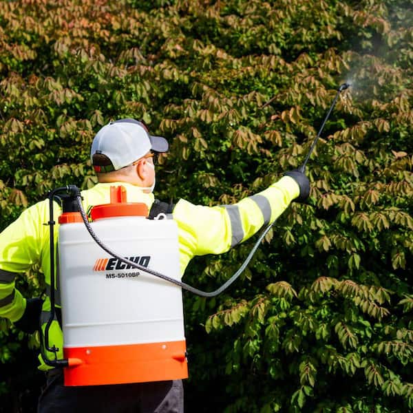 Illustrative example of echo backpack sprayer